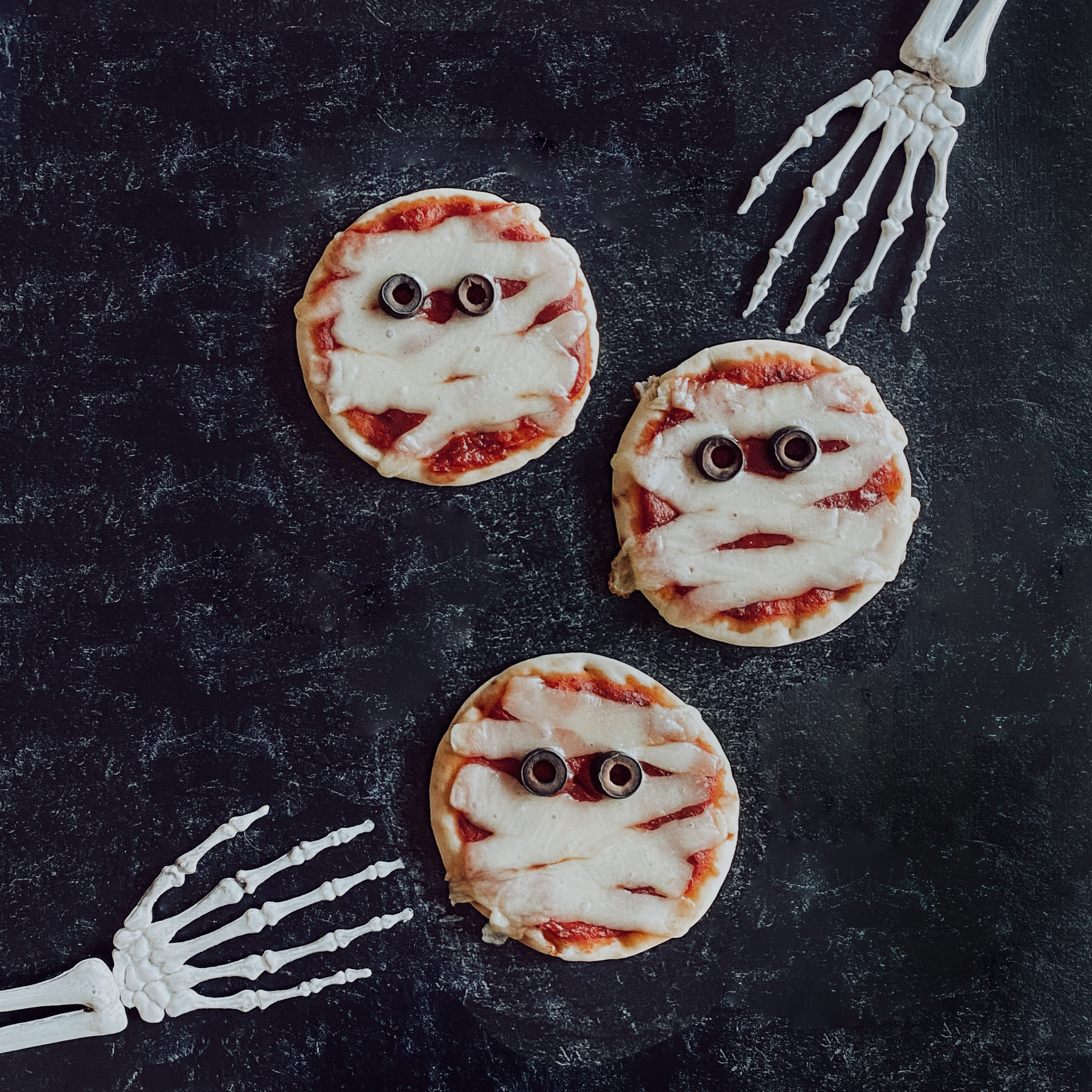 naan rounds ghost pizza